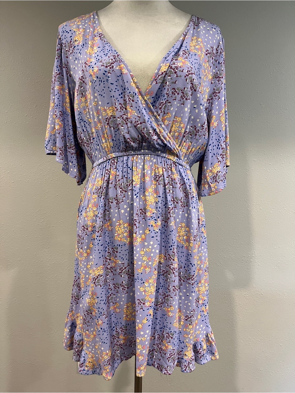 Lavender Floral fake Wrap short sleeves mini Dress with Flutter‎ Sleeves